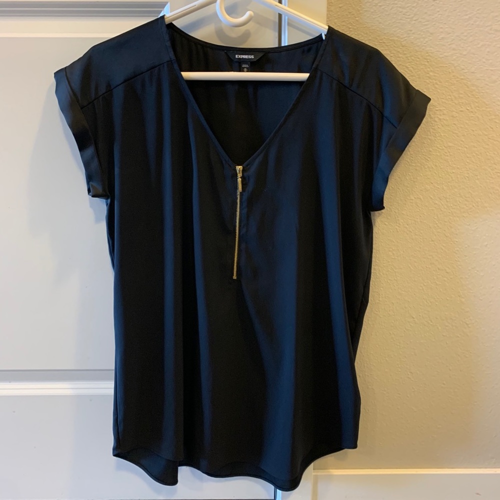 Express Cap Sleeve Top with Gold Zipper V Neck